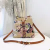 Borsa a secchiello Borsa da donna Borse a tracolla Moda vera pelle Lettere classiche Stampa floreale Rifiniture in metallo Tether Tracolla chiusa rimovibile Cerniera interna