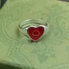 Kobiety Pierścienie zespołu projektant biżuterii serce pierścionek diamentowy g litery Enamel Street Fashion Lovers Akcesoria S925 Pierścień retro D229204F220Y