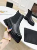 2022 Chaussures de cr￩ateurs Boots dames patchwork cuir en cuir shoess blanc noir automne hiver hiver chaussures de cheville mode polyvalent polyvalent bottes courtes