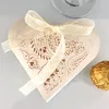 Confezione regalo 10 pezzi scatola di caramelle scavata al laser a forma di cuore bianco ghiaccio carta perlescente festa di cioccolato Natale San Valentino