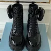 مصممي نساء ROIS Boots Onkle Martin Boots و Nylon Boot Military Bock Bouch متصل بـ With With Acags 35-42