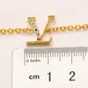 Dammärke Örhängen Designers Letter Ear Stud Armband Halsband 18K guldpläterad kristall geometriskt örhänge för bröllopsfest Smycken Tillbehör