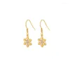 Studörhängen Elektroplätering Golden Snowflake Zircon Ear Hooks Fashion Personlighet Trend Kvinnor