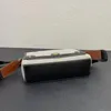 Unisex-Umhängetasche mit Karomuster „Horseferry“-Aufdruck aus Segeltuch mit Klappe, runder Druckknopfverschluss, einzelne Schulter-Kuriertaschen zum Umhängen