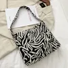 Bolsas de noite bolsa feminina 2022 estampas de animais estampas de vaca zebra ombro subma ombro feminino feminino designer vintage bolsas de luxo