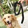 Colliers pour chiens Corde de traction moyenne et grande 1,3 m Entraînement extérieur Nylon Bold Metal Chaîne anti-morsure Collier de sécurité pour animaux de compagnie