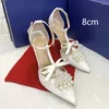 Sandaler Kvinnors sexiga båge Pearl High Heel Shoes Pointed Thin Elegant Ladies Party Evening Dressing Stor storlek Skodon