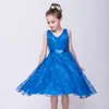 Abiti da ragazza Carino Royal Blue Lace Flower Girls Dress 2022 A Line O Neck senza maniche con perline Lunghezza al ginocchio Corto bianco Abito da prima comunione