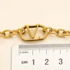 Klasik Tasarımcı Bilezikler Kadın Mücevher Bileklik Modaya uygun 18K Altın Kaplama Sahte Deri Paslanmaz Çelik Aşk Hediye Bilekliği Kuff Bağlantı Zinciri Ayarlanabilir