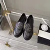 Loafers Designer Dam Skor Metall Spänne Liten Läder Sko Flat Heel Slim Shoes