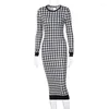 Vestidos casuais 2023 Autumn elegante e slim houndstooth estampelo holloputão oco com manga longa de manga longa Mulheres de vestido