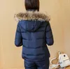 Calças de inverno de casacos de trincheira feminina Momenas de algodão casaco de algodão parka com capuz de pele de 2 peças tracksuit q31