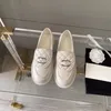 Loafers Designer Dam Skor Metall Spänne Liten Läder Sko Flat Heel Slim Shoes