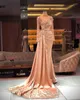 Sukienki imprezowe Plus size seksowne Prom Sheer szyi z koralikami cekiny Arabski Aso Ebi luksusowy różowy różowy sukienka z długim rękawem