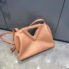 Designer Bottegas Point Handbags Venetas Online Sale 2022 New Cloud Triangle Clip Clip Dumpling Cand PVQA