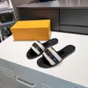 Lyxig Tofflor Designer Sandal Italien Märke Slides Dam Tofflor Flat Bottom Flip Flop Sneakers Boots Casual Shoe by topshoe99 w117 01