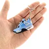 28 stijlen 3D basketbalschoenen Keychains Men Women Mini Soft PVC Rubber Keychain Sneakers Sportschoenen Hangleutel Key Chain Gift Accessoires