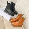 Kadınlar Martin Boots Designer Kızlar Açık Düğün Ayakkabıları Pist Gösterisi Klasik Kahverengi Evren Siyah Kız Spor Ayakkabı Boyutu 35-40