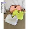 Designer Bottegas Point Handbags Venetas Online Sale Cloud Leather Women's Triangle 2022 New Fashion One Shoul