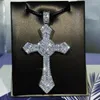 Mukety Prawdziwe 18 -karatowe białe złoto pełny diamentowy krzyż Kobiety Kobiety Naturalny kamień szlachetny z naszyjnikiem Biżuteria Urok Prezent