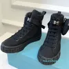 2022 bottes neakers plate-forme chaussure coureur formateurs haut blanc noir tissu à lacets hommes femmes avec pochette 260