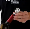 Strumenti da bar Bomboniere invernali Bomboniere con fiocco di neve con finitura argento Tappo per vino con pacchetto semplice Decorazioni per feste di Natale GCB15665