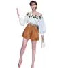 Kvinnors spårningsdräkter bruna shorts sätter kvinnor 2 stycken kostymer 2022 Autumn Fashion Mesh Patch Floral Long Sleeve Apricot Blus Rhinestones
