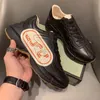 デザイナー Rhyton カジュアルシューズ男性女性革厚い底お父さんグッチスニーカーヴィンテージ Chaussures レースアップ増加プラットフォームイチゴマウス口