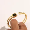 Ny stil det stora namnet armband kvinnor armband lyx designer smycken 18k guld pläterat rostfritt stål bröllop perfekta älskare gåva armband tillbehör grossist