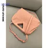 Designer Bottegas Point Handbags Venetas Online Sale Cloud Leather Women's Triangle 2022 New Fashion One Shoul