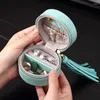 Smyckespåsar Portable Box Storage Organizer Pu Leather Small Round Jewely Case Rings örhängen dragkedja
