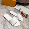 Lyxig Tofflor Designer Sandal Italien Märke Slides Dam Tofflor Flat Bottom Flip Flop Sneakers Boots Casual Shoe by topshoe99 w117 01