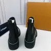أفضل مصمم للأحذية النسائية الأزياء الفاخرة السوداء ورنيش كلاسيكية العمل الغربي Martin Boots Outdoor Casual Shoes Sneakers Sneakers Box Sister 35-40