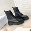 Vrouwen Martin Boots Designer Girls Outdoor trouwschoenen Runway Show Shoe Classic Brown Universe Black Girls Sneakers Maat 35-40