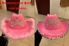 Basker fjäder cowgirls hatt rosa western silver paljett krona parti prom accessoarer cosplay spela halloween kostymer tappar