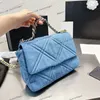 French Women Denim 19 Classic Flap Counter Counter Bag سلسلة مصمم أزياء مبطن من السعة الكبيرة في حقيبة اليد الفاخرة.