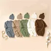 Pagliaccetti Neonato Pagliaccetti Cappelli Set di abbigliamento Autunno Inverno Solido lavorato a maglia Neonati Bambini Ragazzo Ragazza Maglioni Tute Abiti 2Pc Maglieria J220922