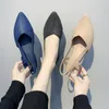 Klädskor swyivy kilar klackar kvinnor sommar sandaler pekade 2022 pu konfortbara ol loafers pumpar för anti slip