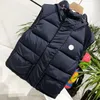 Designer Mens Vests Hooded Vest Kvinnors ärmlösa ner på hösten och vintern Casual Jacket Par Loose Warm Top