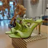 2022 Nya klackar Sandaler klänningskor designer sandaler skor 10 cm stilett för kvinnor sommar lyx svart fot rem hälen gianvito rossi