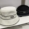 Diseñador de lujo Sombreros del cubo Gorras de béisbol negras para hombre Sombreros tejidos blancos Diseñador de moda para mujer Sombrero de pescadores Otoño Fedora Equipado Sun3198
