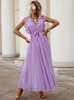 Casual Dresses Summer Women's Dress Fashion Temperament Sexig V-ringad solid färg ärmlös veckad chiffong snörning kjolen smal