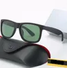 Rôle des hommes Interdire rétro Designer des lunettes de soleil pour femmes Luries de luxe Lumières avec un cadre en métal verres polarisés de 56 mm