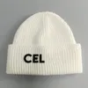 2021 designer clássico outono inverno estilo gorro chapéus homens e mulheres moda universal boné de malha outono lã ao ar livre quente sku238n