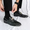 Snakecking Patterd Loafers Metal Button Designer Casual Shoes Trode Shoes Men Pu кожаная британская заостренная ногайка Классическая удобная ежедневная ношение большого размера 38-46