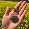 المصممين Luxurys keychain شعار كرة القدم الأشرطة الجلدية تصميم حقيبة ظهر للسيارة قلادة الأزياء غير الاستخدامات متعددة الاستخدامات سلسلة مختلفة من المواد الأكريلية لطيفة جدا