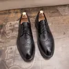 Bullock oyma erkekler ayakkabı deri düz topuk rahat moda günlük işyeri otel düğün dantel-up İngiliz iş elbise ayakkabı büyük boyut 37-46