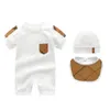 100％コットンベイビーロンパーズボーイガール1〜2歳の新生児贅沢な新生児長袖子供のデザイナージャンプスーツハットビブ3ピースセット