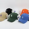 Modello di ricamo del cappello a tesa avara attivo all'aperto con berretto da baseball