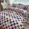 Sängkläder set checkerboard set enkla queen size platt ark quilt täcke täcke kudde polyester sängkläder hem textil 220922
